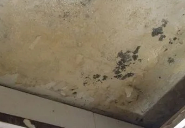 延安市阳台漏水维修公司分享下延安市卫生间渗水维修需要注意哪些问题。